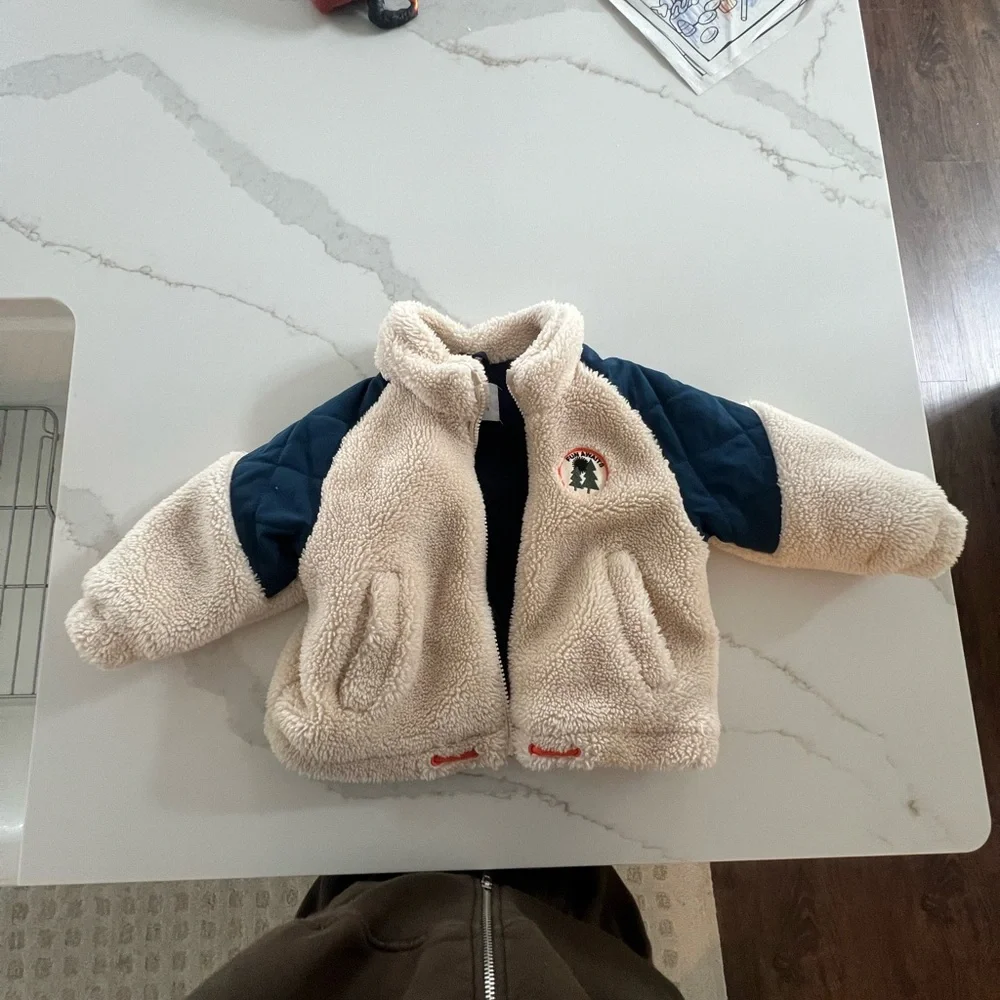 Zara - Fleece Jacket - Picture 1 of 4